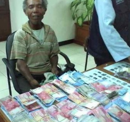 Pengemis Nyimpan Uang Rp 5,7 Juta Untuk bangun Rumah