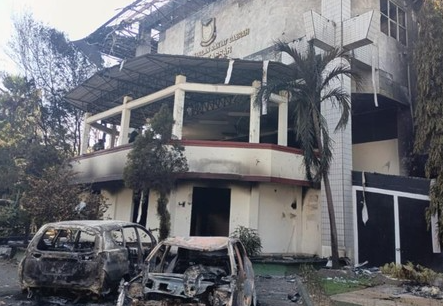 3-orang-tewas-akibat-api-kebakaran-gedung-dpr-makassar