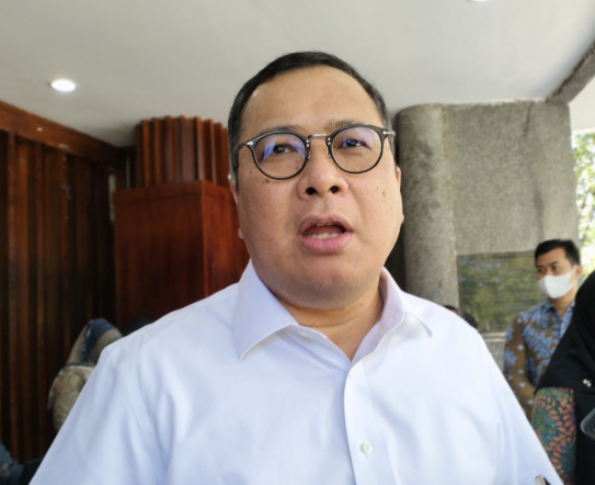 pemakaman-arif-budimantan-dilakukan-di-layur-rawamangun
